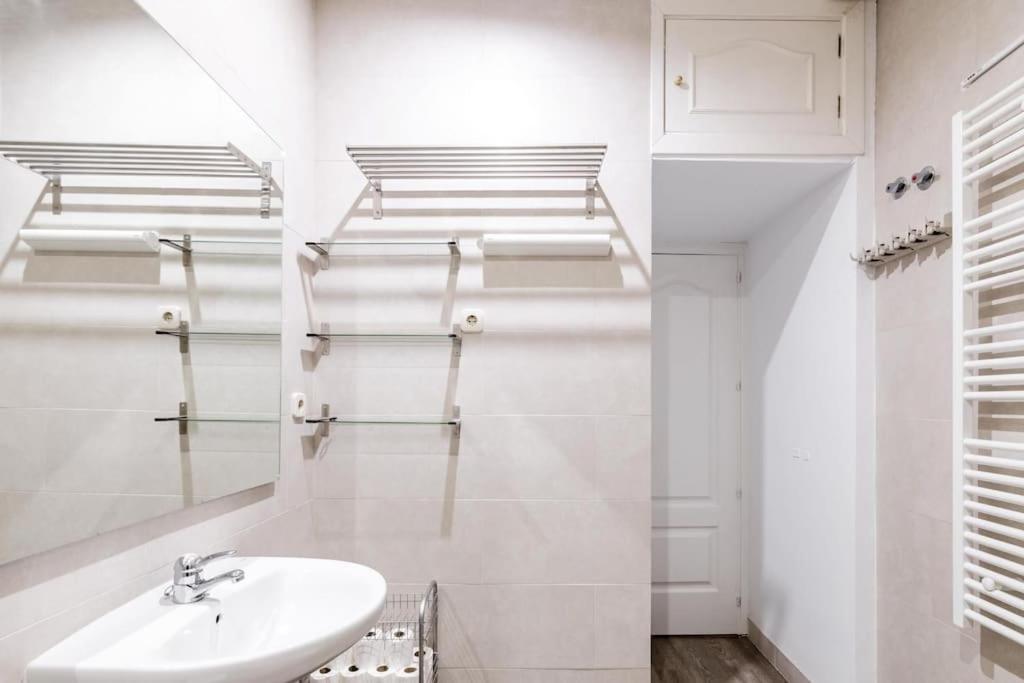 Apartamento Proximo A Gran Via Madrid Apartment Ngoại thất bức ảnh